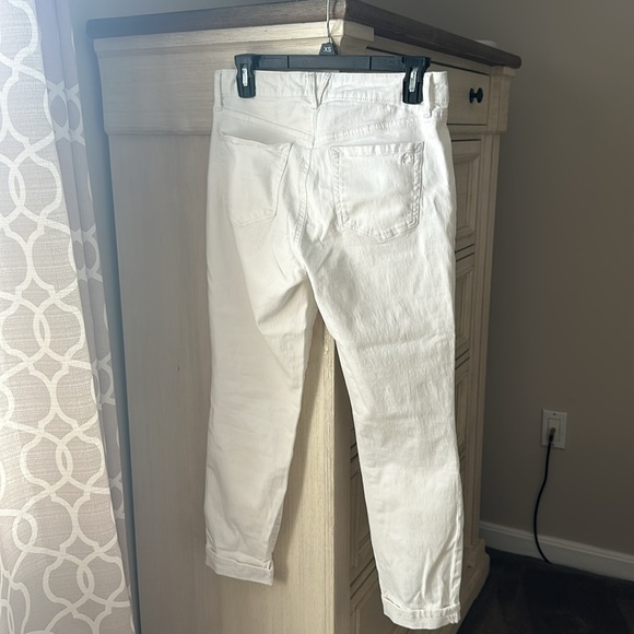 Jessica Simpson relaxed skinny crop white jeans - Picture 6 of 10
